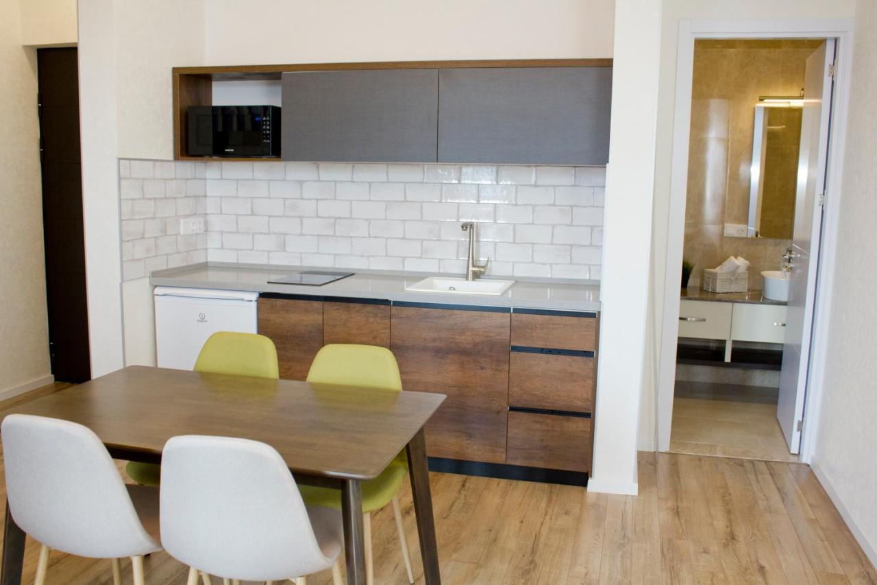 Aura Sameba, Luxury Apartment Tbilisi Buitenkant foto