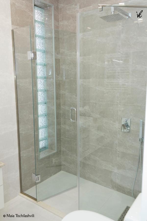 Aura Sameba, Luxury Apartment Tbilisi Buitenkant foto