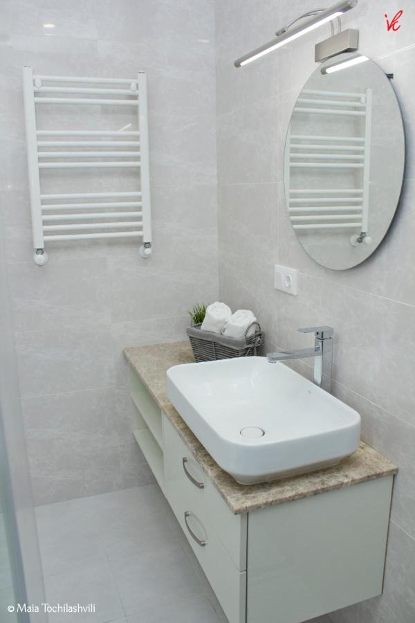 Aura Sameba, Luxury Apartment Tbilisi Buitenkant foto