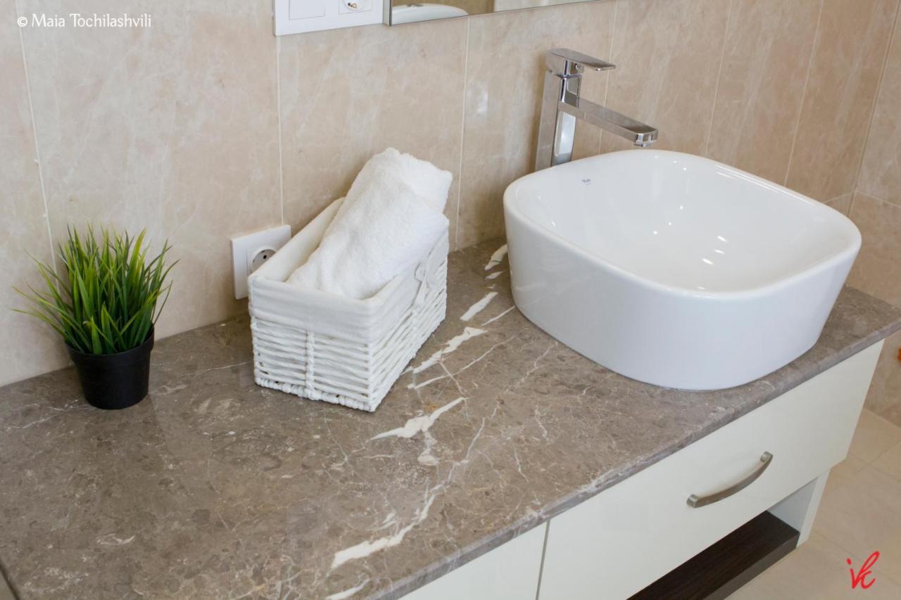 Aura Sameba, Luxury Apartment Tbilisi Buitenkant foto