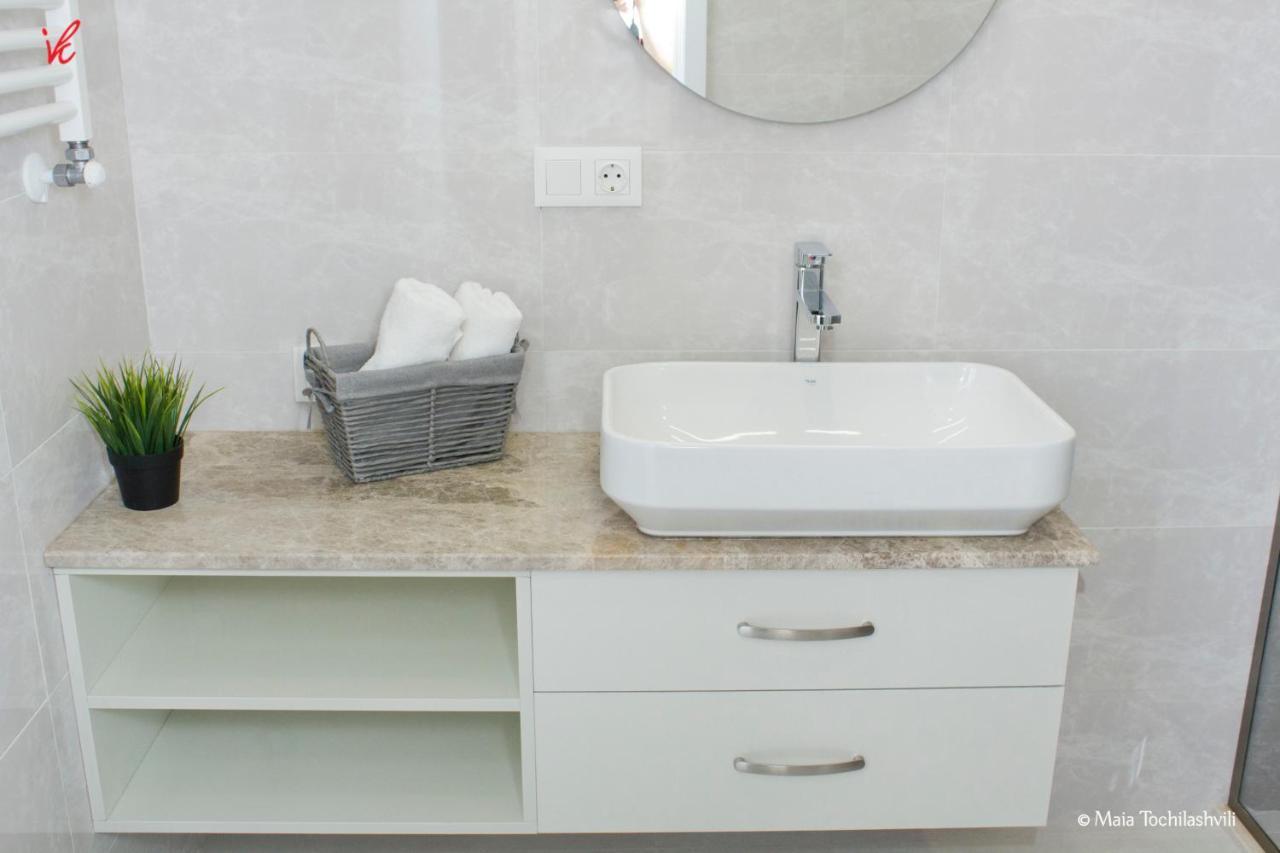 Aura Sameba, Luxury Apartment Tbilisi Buitenkant foto