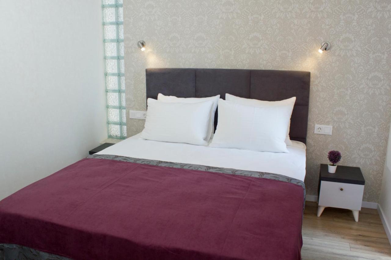 Aura Sameba, Luxury Apartment Tbilisi Buitenkant foto